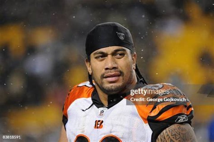 Jonathan Fanene Biography, Age, Height, Wife, Net Worth, Family