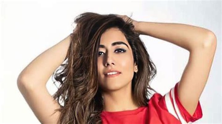 Jonita Gandhi Biography, Age, Height, Husband, Net Worth, Family
