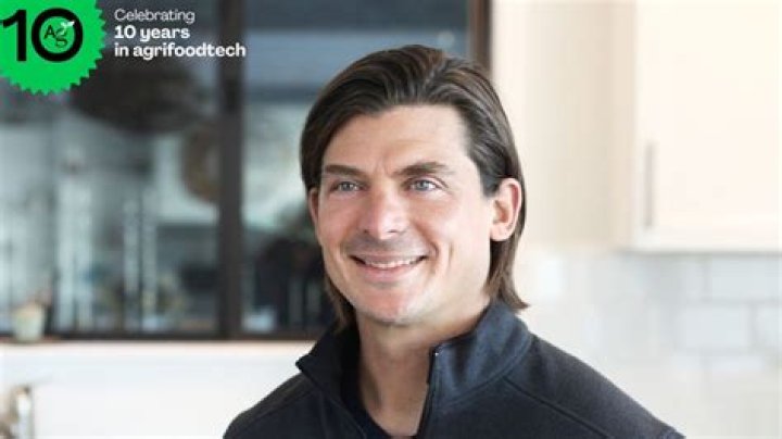 Josh Tetrick Biography, Age, Height, Wife, Net Worth, Family