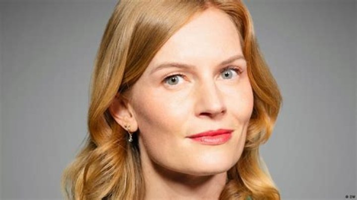 Julia Hahn Biography, Age, Height, Husband, Net Worth, Family