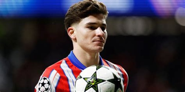 Julian Alvarez Biography, Age, Height, Wife, Net Worth, Family