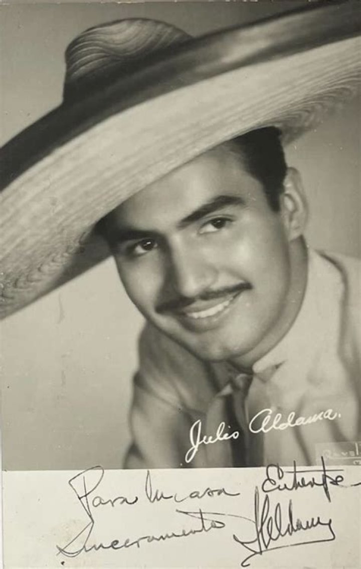 Julio Aldama Biography, Age, Height, Wife, Net Worth, Family