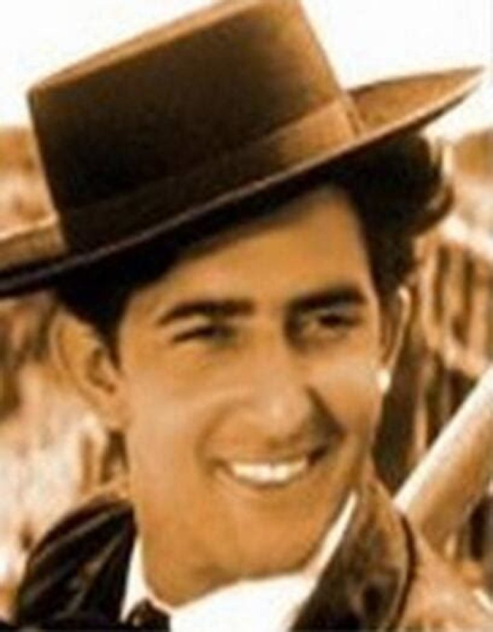 Julito Martinez biografía, edad, altura, esposo, net worth, familia