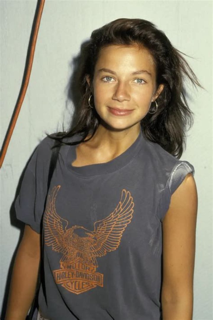 Justine Bateman Biography, Age, Height, Husband, Net Worth, Family