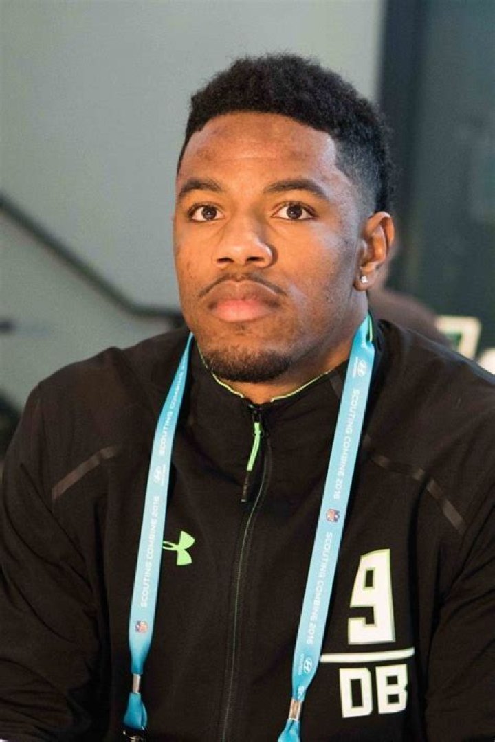 Juston Burris Biography, Age, Height, Wife, Net Worth, Family