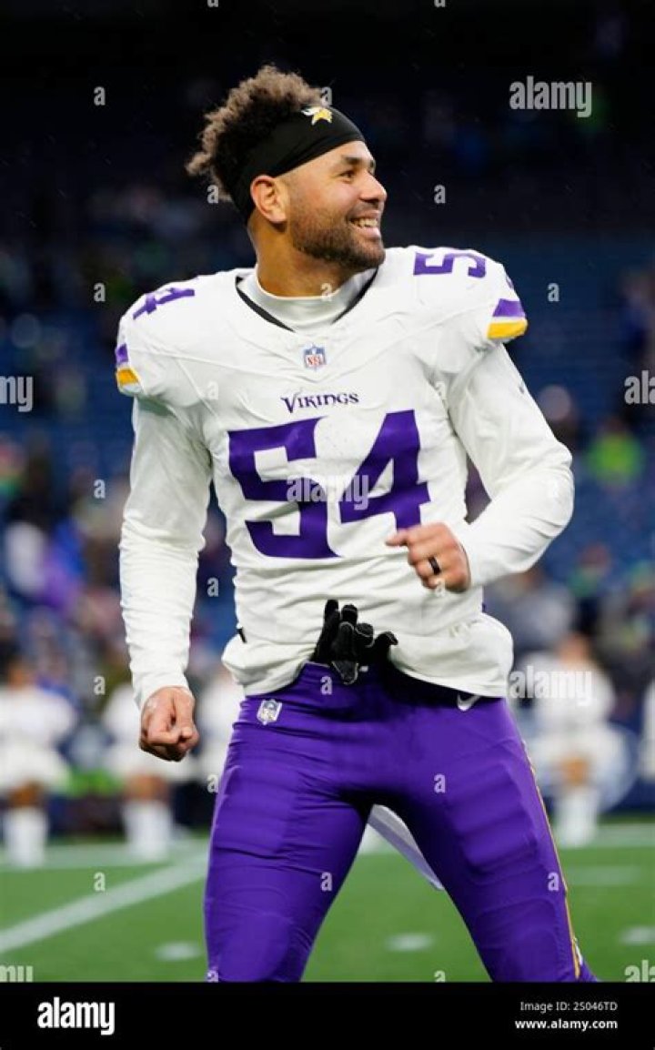 Kamu Grugier-Hill Biography, Age, Height, Wife, Net Worth, Family