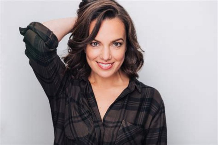 Kara Lindsay Biography, Age, Height, Husband, Net Worth, Family