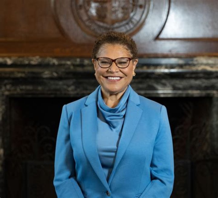 Karen Bass Biography, Age, Height, Husband, Net Worth, Family