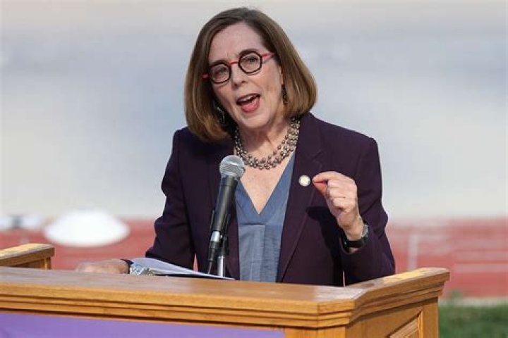 Kate Brown Biography, Age, Height, Husband, Net Worth, Family