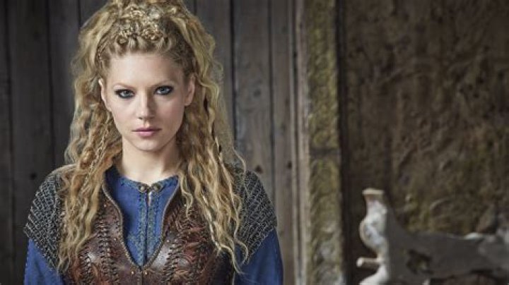 Katheryn Winnick Biography, Age, Height, Husband, Net Worth, Family
