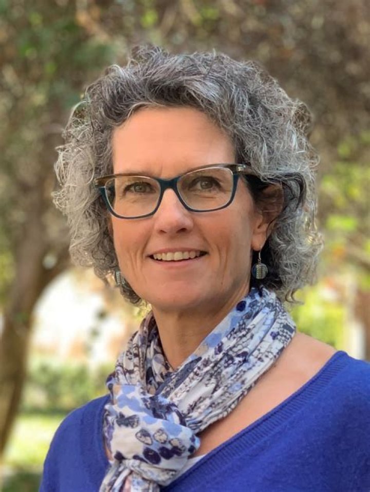 Kathryn Uhrich Biography, Age, Height, Husband, Net Worth, Family