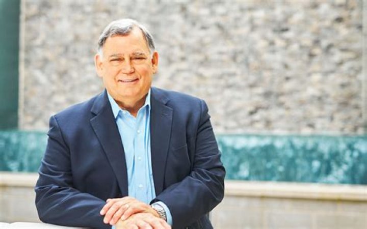 Ken Hicks Biography, Age, Height, Wife, Net Worth, Family