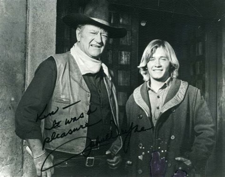 Kenneth Wolger Biography, Age, Height, Wife, Net Worth, Family