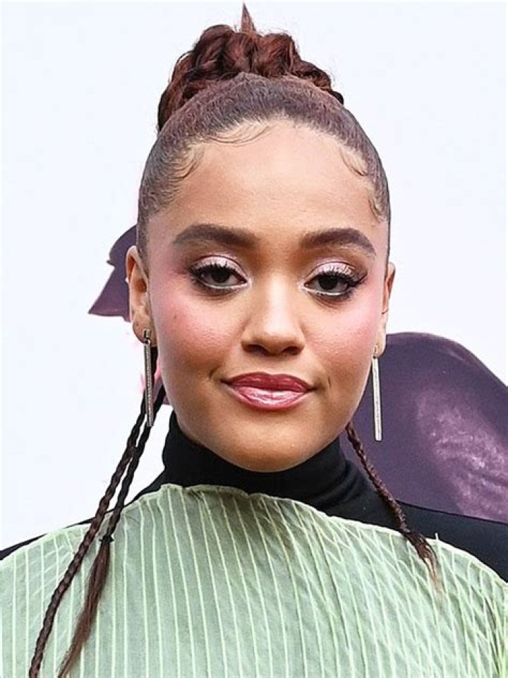 Kiersey Clemons Biography, Age, Height, Husband, Net Worth, Family