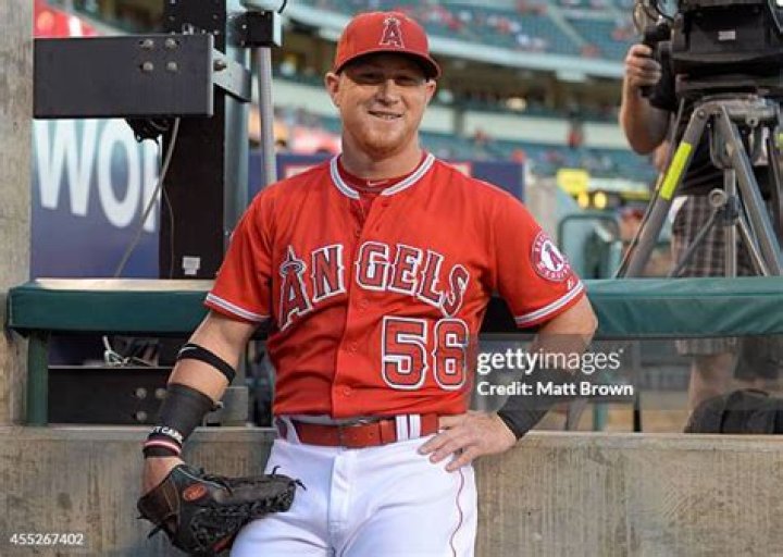 Kole Calhoun Biography, Age, Height, Wife, Net Worth, Family