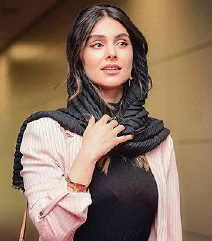 Laleh Marzban Biography, Age, Height, Husband, Net Worth, Family