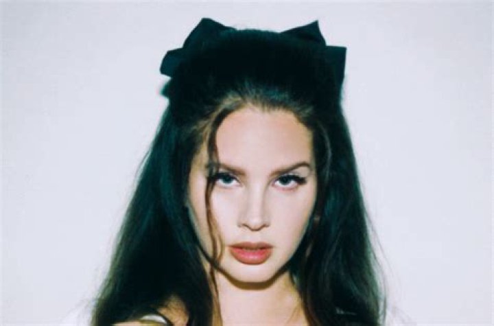 Lana Del Rey Biography, Age, Height, Husband, Net Worth, Family