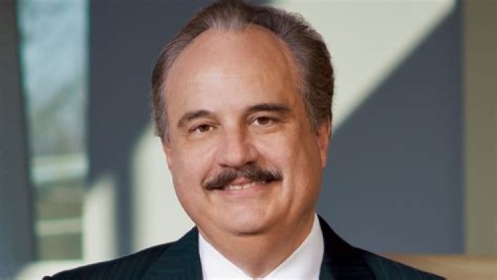 Larry Merlo Biography, Age, Height, Wife, Net Worth, Family