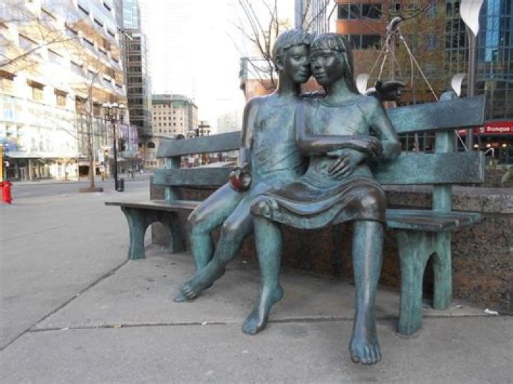 Lea Vivot Biography, Age, Height, Husband, Net Worth, Family