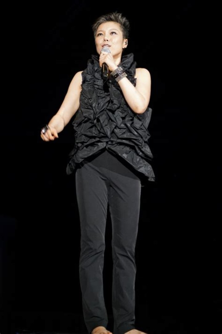 Lee Eun-mi Biography, Age, Height, Husband, Net Worth, Family