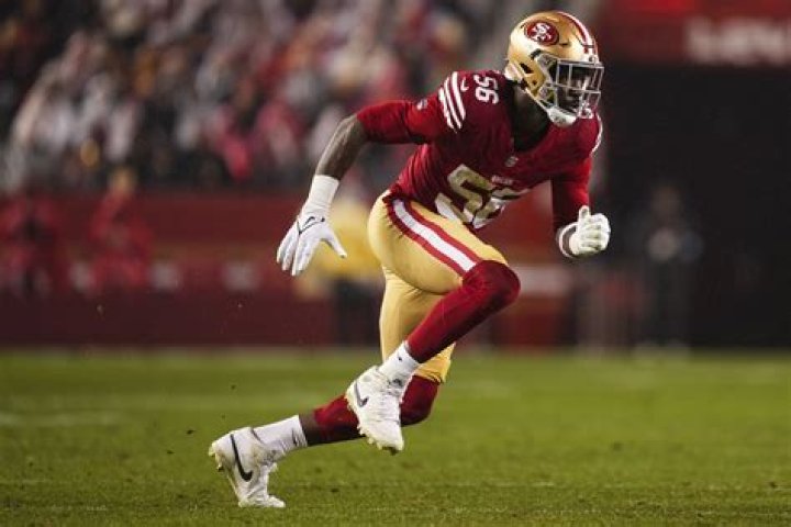 Leonard Floyd Biography, Age, Height, Wife, Net Worth, Family