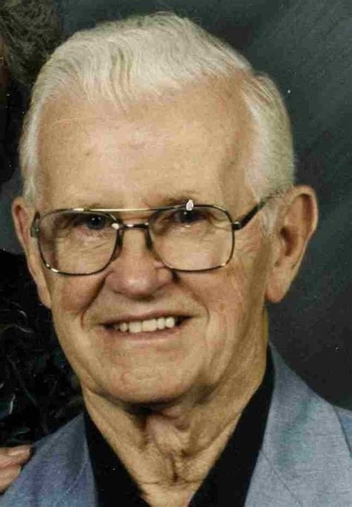 Leonard Freeman Biography, Age, Height, Husband, Net Worth, Family