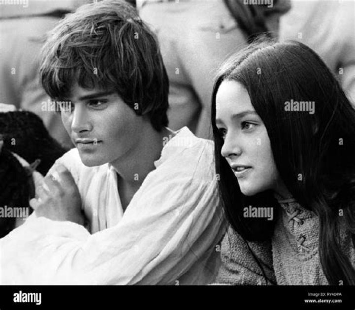 Leonard Whiting Biography, Age, Height, Wife, Net Worth, Family