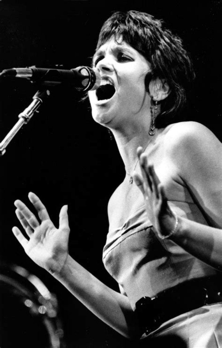 Linda Ronstadt Biography, Age, Height, Husband, Net Worth, Family