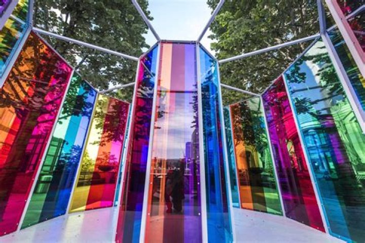 Liz West Biography, Age, Height, Husband, Net Worth, Family