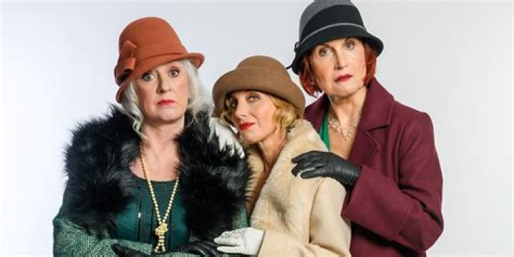 Liza Pulman Biography, Age, Height, Husband, Net Worth, Family