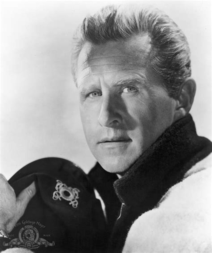 Lloyd Bridges Biography, Age, Height, Wife, Net Worth, Family