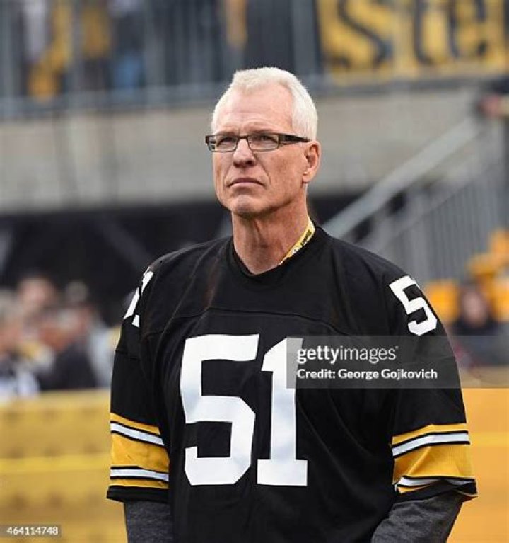 Loren Toews Biography, Age, Height, Wife, Net Worth, Family