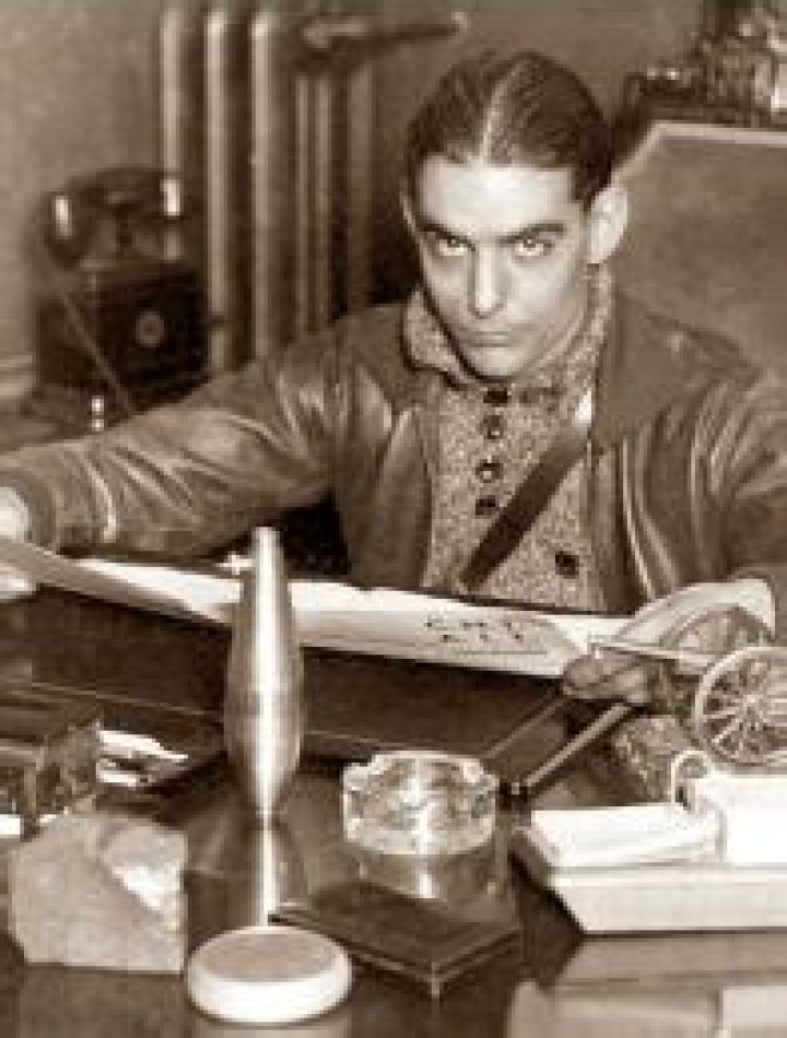 Lorenzo Íñigo Granizo Biography, Age, Height, Wife, Net Worth and Family