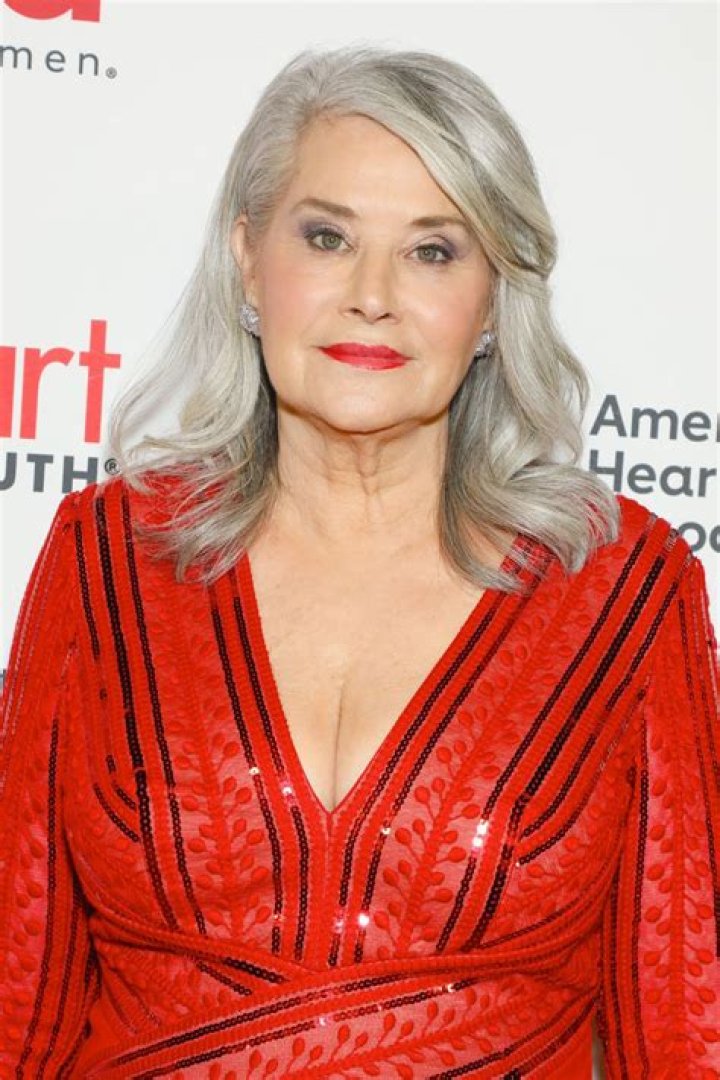 Lorraine Bracco Biography, Age, Height, Husband, Net Worth, Family