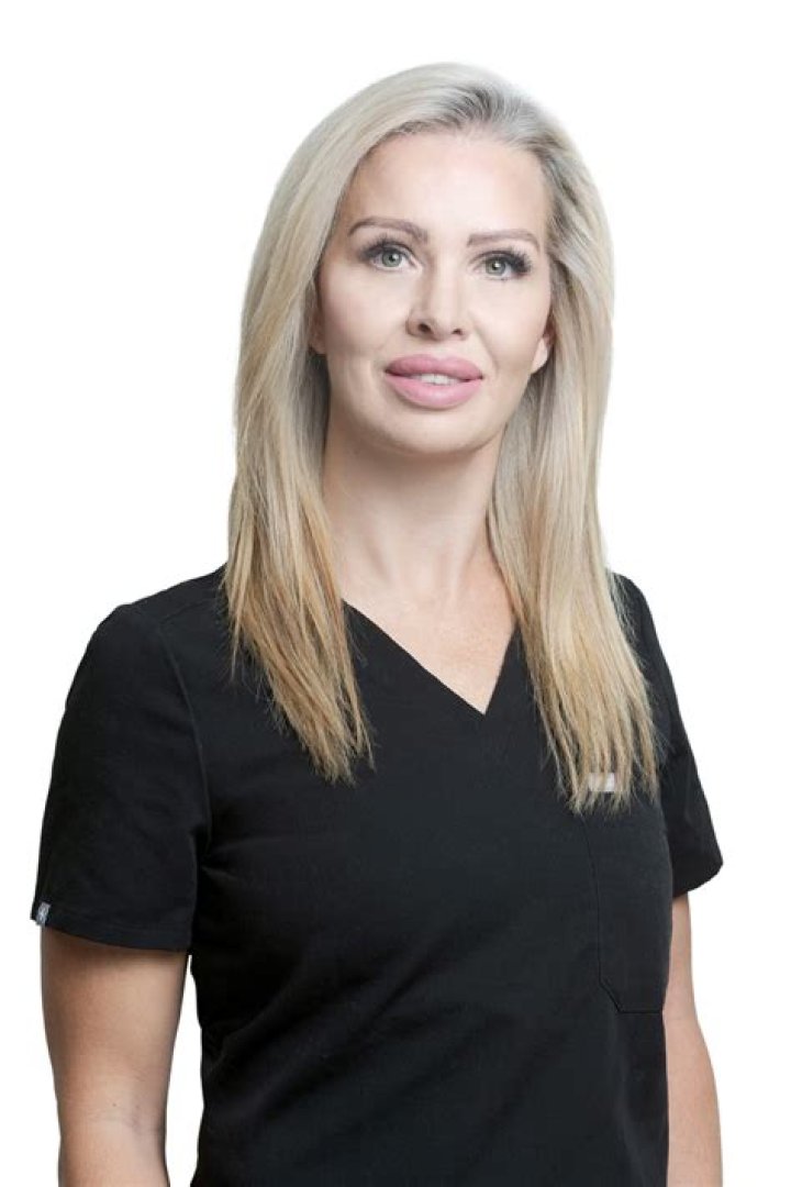 Louise Cooper Biography, Age, Height, Husband, Net Worth, Family