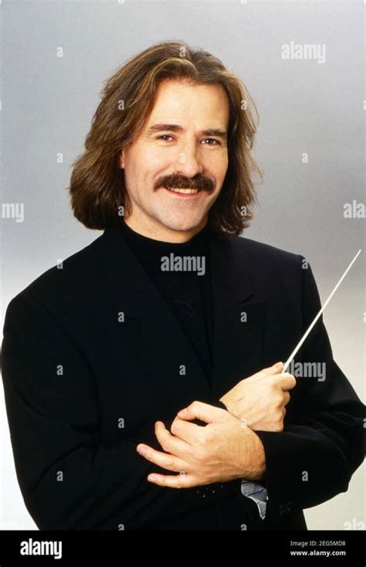 Luis Cobos Biography, Age, Height, Wife, Net Worth and Family