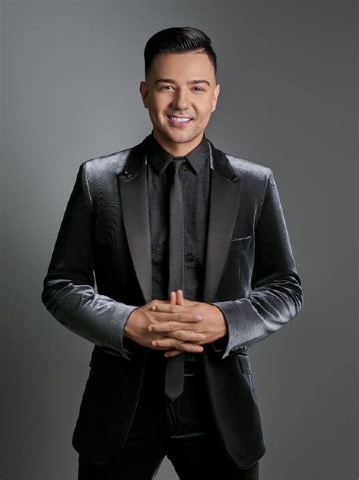 Luis Coronel Biography, Age, Height, Wife, Net Worth, Family