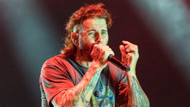 M. Shadows Biography, Age, Height, Wife, Net Worth, Family