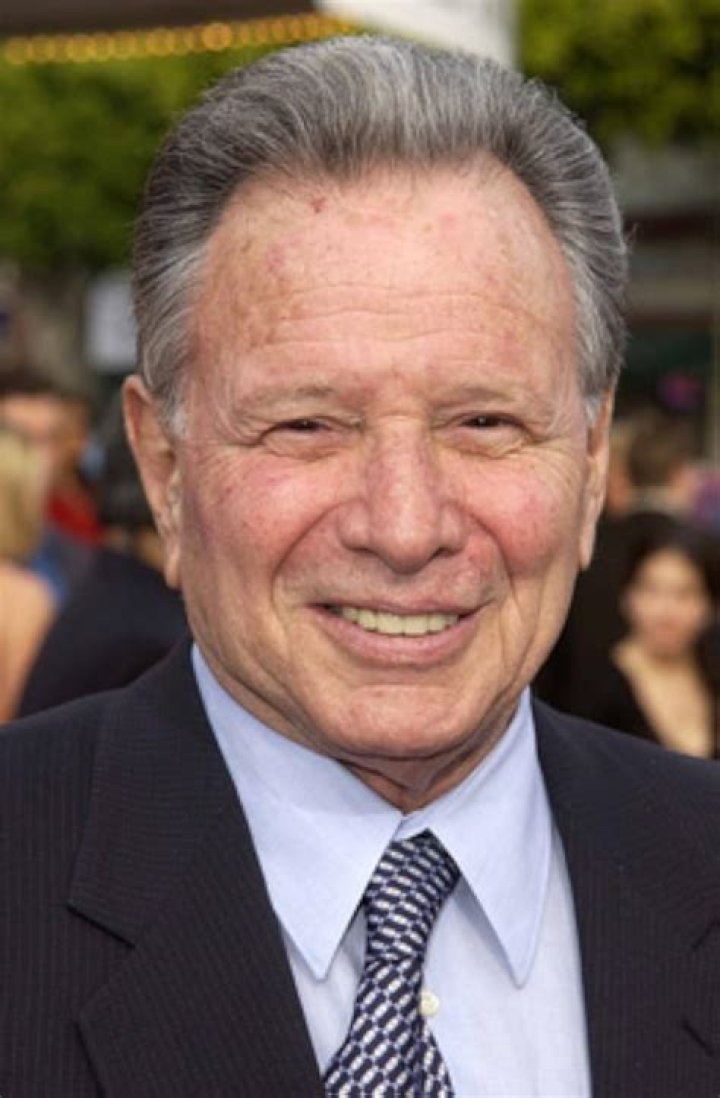 Mace Neufeld Biography, Age, Height, Wife, Net Worth, Family