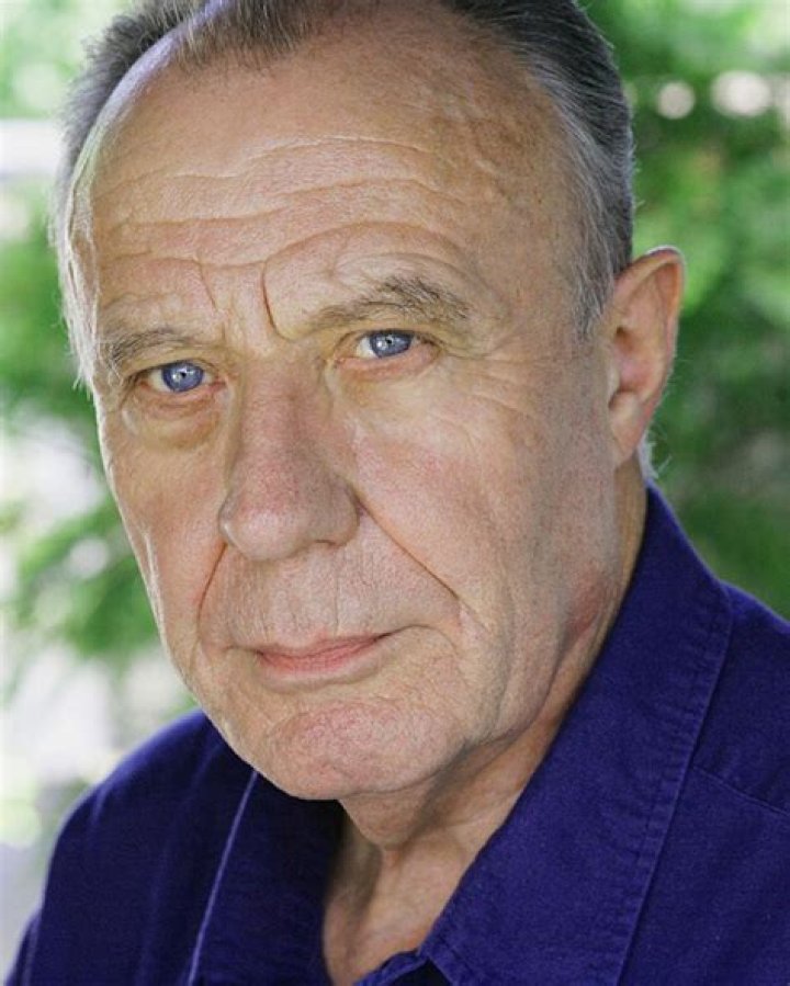 Malcolm Rennie Biography, Age, Height, Wife, Net Worth, Family