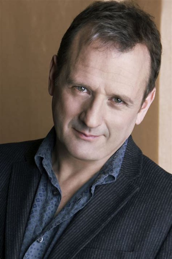 Mark Radcliffe Biography, Age, Height, Wife, Net Worth, Family