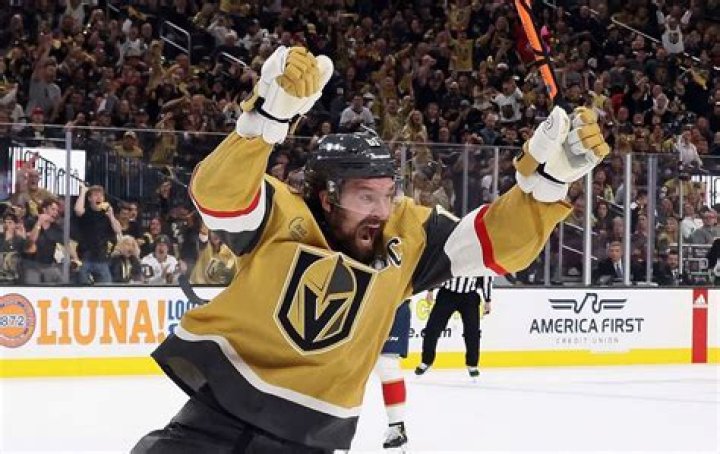 Mark Stone Biography, Age, Height, Wife, Net Worth, Family