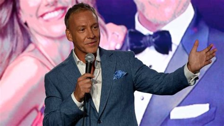 Martín Cárcamo Biography, Age, Height, Wife, Net Worth, Family