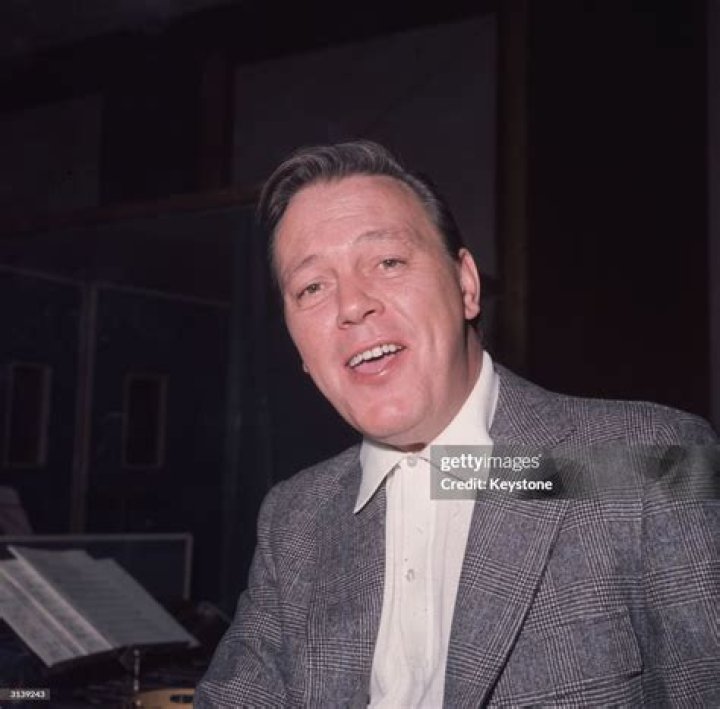 Matt Monro Biography, Age, Height, Wife, Net Worth, Family