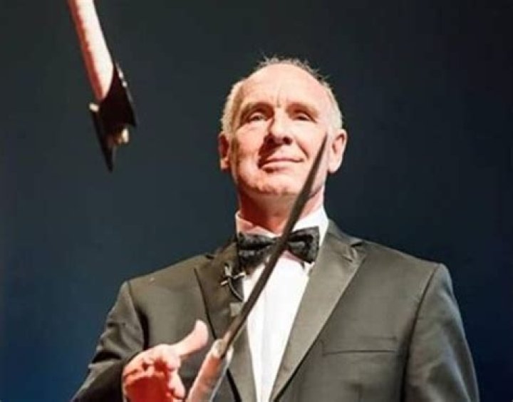 Michael Davis Biography, Age, Height, Wife, Net Worth, Family