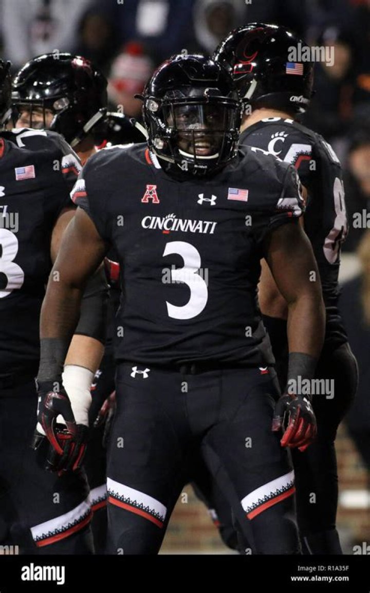 Michael Warren II Biography, Age, Height, Wife, Net Worth, Family