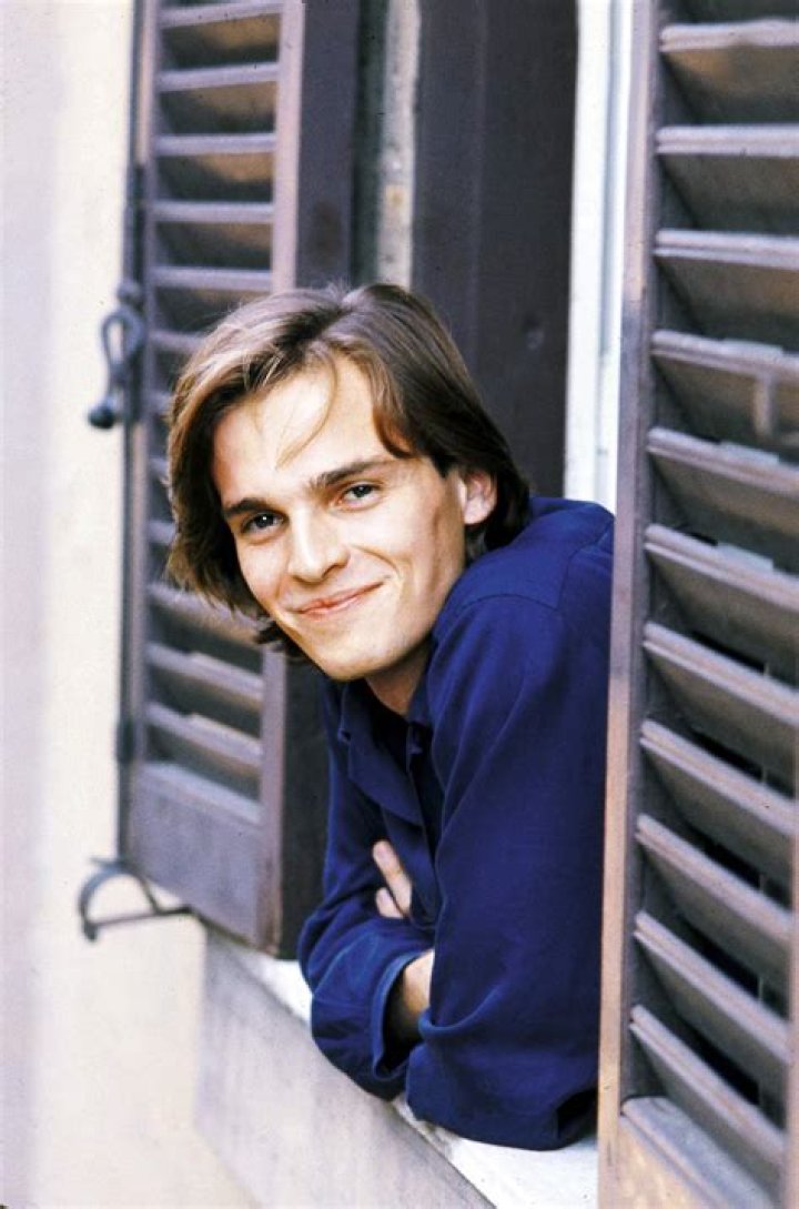 Miguel Bosé Biography, Age, Height, Wife, Net Worth, Family