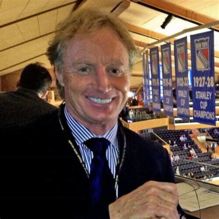 Mike Barnett (ice hockey) Biography, Age, Height, Wife, Net Worth and Family