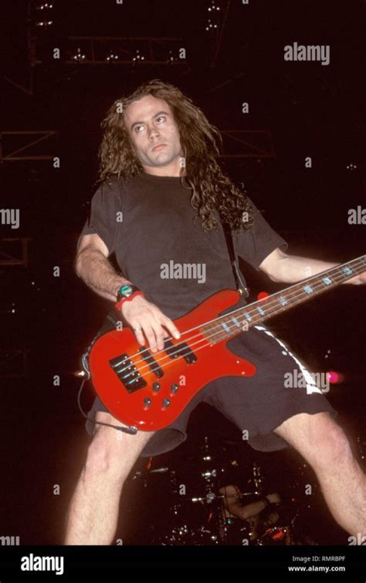 Mike Inez Biography, Age, Height, Wife, Net Worth, Family