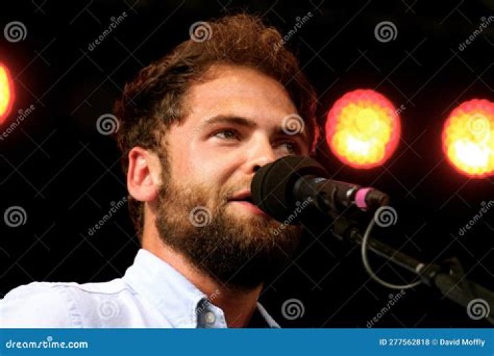 Mike Rosenberg Biography, Age, Height, Wife, Net Worth, Family